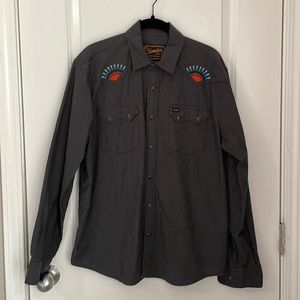 Howler Brothers Crosscut Deluxe Snapshirt. Black, size Medium.